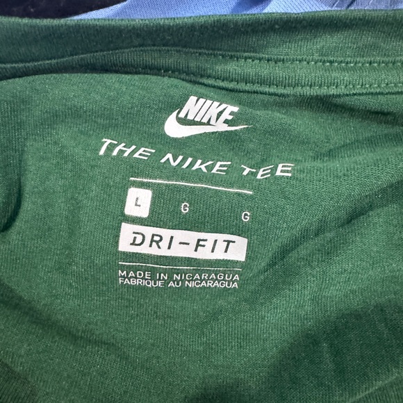 Nike Women’s Large. Three Dri-Fit shirt bundle. NWT - Picture 8 of 11